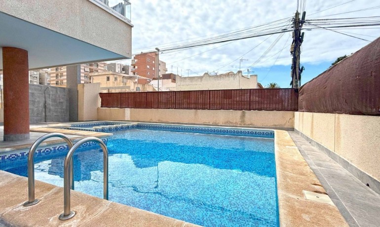 Sale - Apartment / Flat -
Torrevieja - Torrevieja - Centre