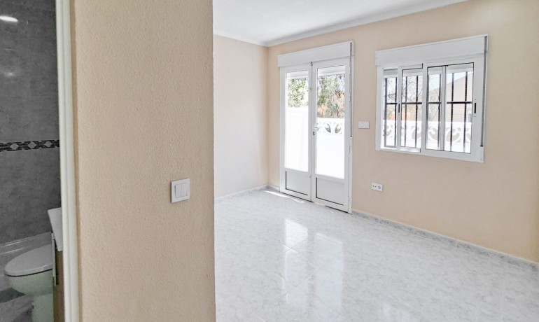 Venta - Casa -
San Fulgencio - Urb. La Marina