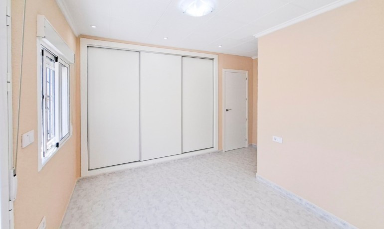 Venta - Casa -
San Fulgencio - Urb. La Marina