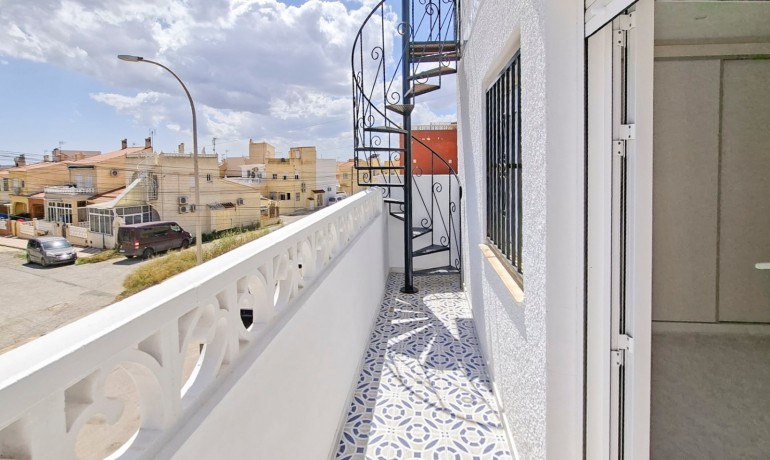 Venta - Casa -
San Fulgencio - Urb. La Marina