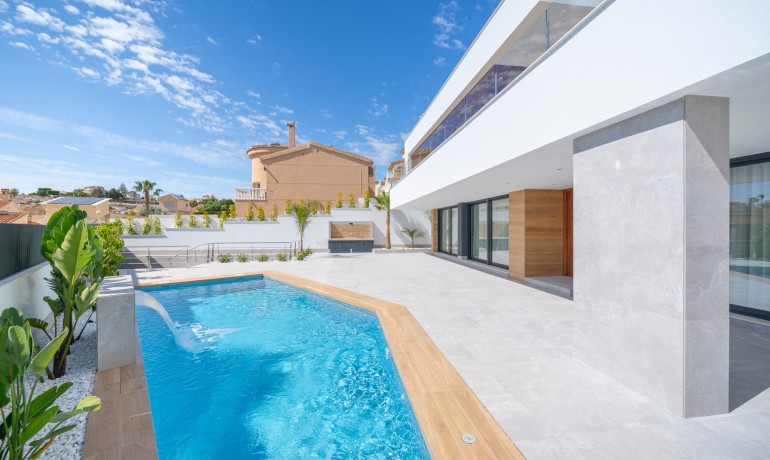 Sale - Villa -
Cuidad Quesada* - La Marquesa Golf