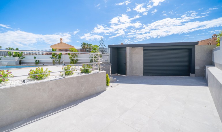 Sale - Villa -
Ciudad Quesada - La Marquesa Golf