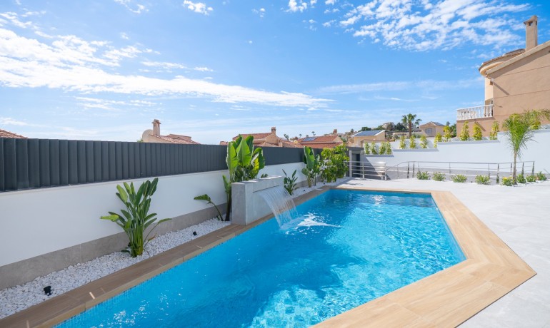 Sale - Villa -
Ciudad Quesada - La Marquesa Golf