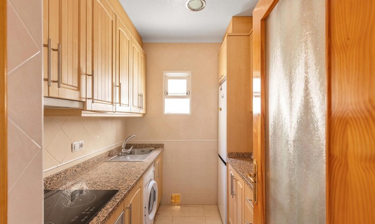 Sale - Apartment / Flat -
Torrevieja* - Estacion de autobuses