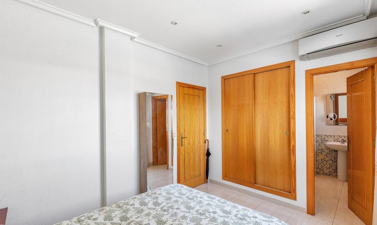 Sale - Apartment / Flat -
Torrevieja* - Estacion de autobuses