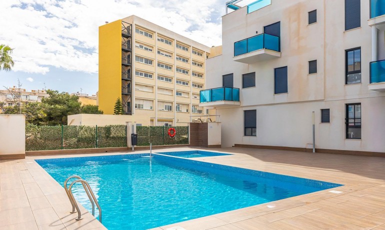 Sale - Apartment / Flat -
Torrevieja* - Estacion de autobuses