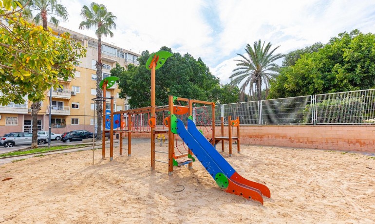 Sale - Apartment / Flat -
Torrevieja* - Estacion de autobuses