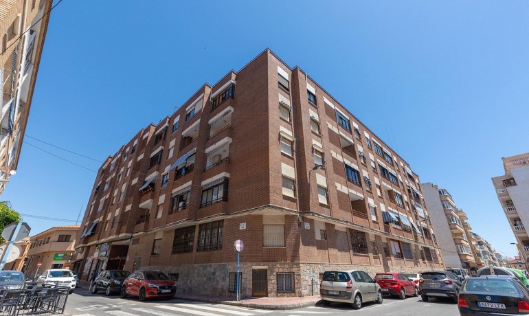Sale - Apartment / Flat -
Torrevieja* - Estacion de autobuses