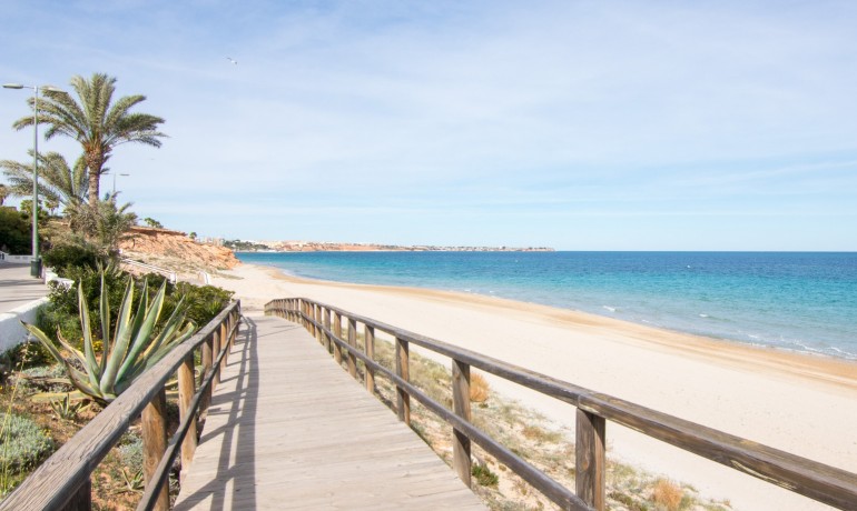 Sale - Apartment / Flat -
Pilar de la Horedada* - Mil Palmeras*
