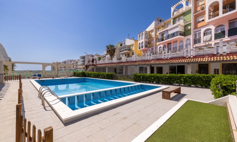 Sale - Apartment / Flat -
Torrevieja* - Mar azul