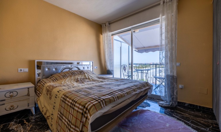 Sale - Apartment / Flat -
Torrevieja* - Mar azul