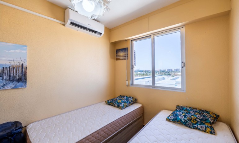 Sale - Apartment / Flat -
Torrevieja* - Mar azul