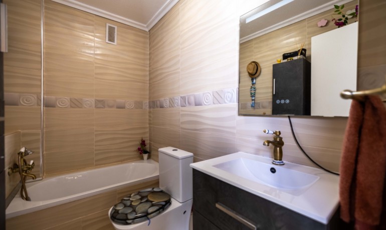 Sale - Apartment / Flat -
Torrevieja* - Mar azul