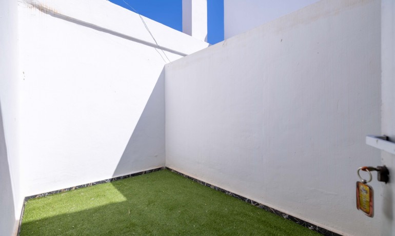 Sale - Apartment / Flat -
Torrevieja* - Mar azul