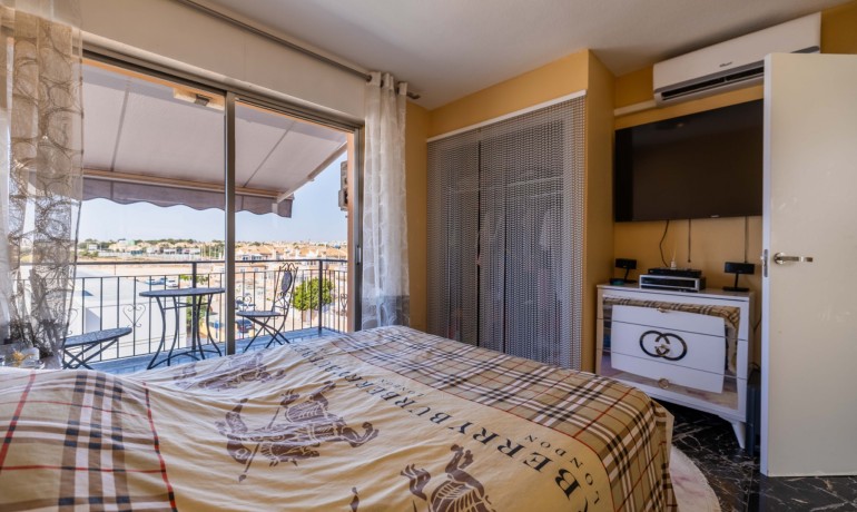 Sale - Apartment / Flat -
Torrevieja* - Mar azul