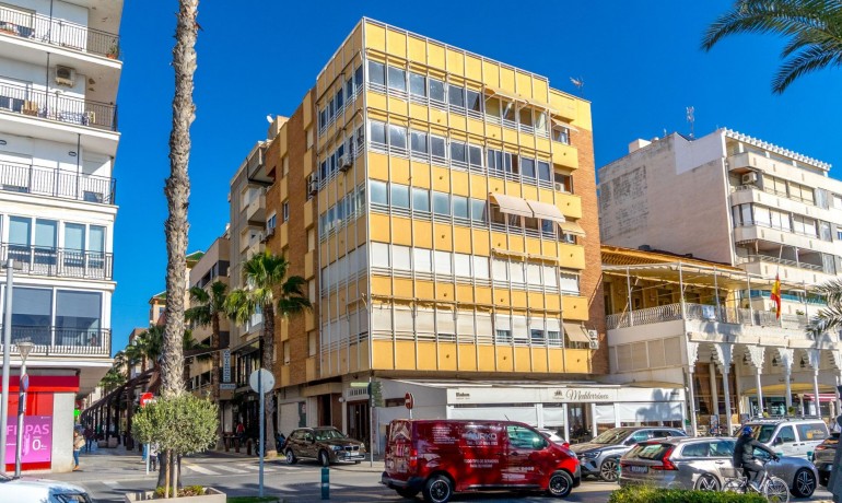 Sale - Apartment / Flat -
Torrevieja* - Centro - Muelle Pesquero
