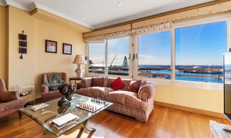 Sale - Apartment / Flat -
Torrevieja* - Centro - Muelle Pesquero