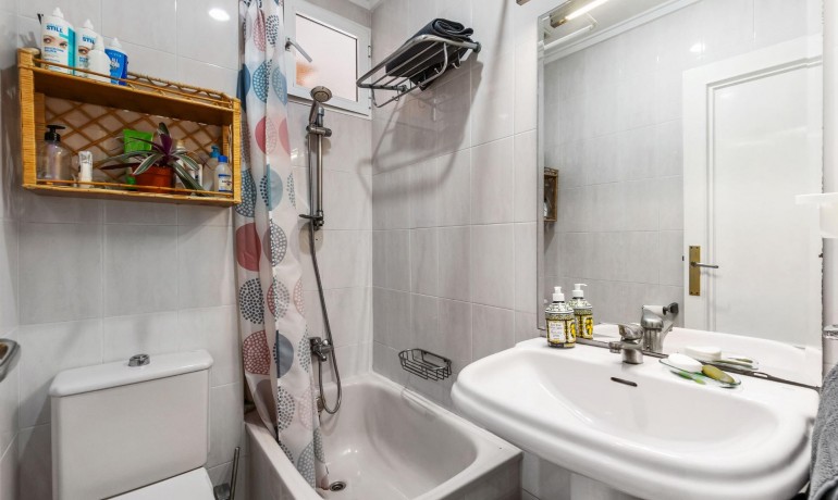 Sale - Apartment / Flat -
Torrevieja* - Centro - Muelle Pesquero