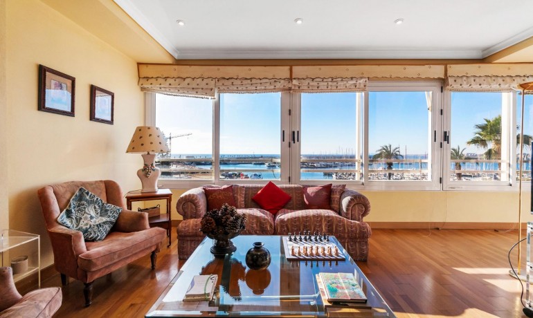 Sale - Apartment / Flat -
Torrevieja* - Centro - Muelle Pesquero