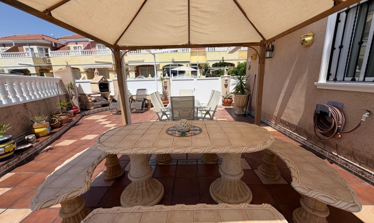 Sale - House -
La Zenia