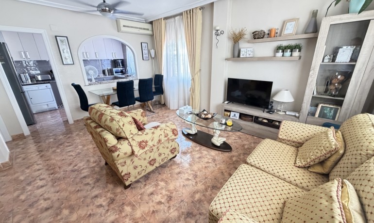 Sale - House -
La Zenia