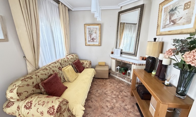 Sale - House -
La Zenia