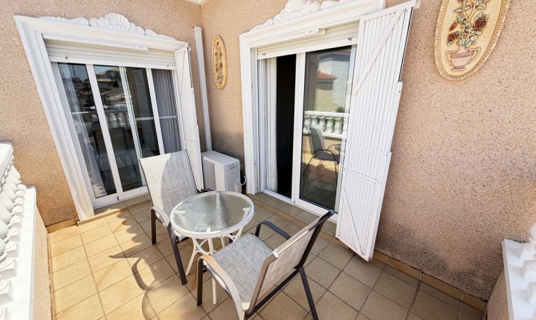 Sale - House -
La Zenia