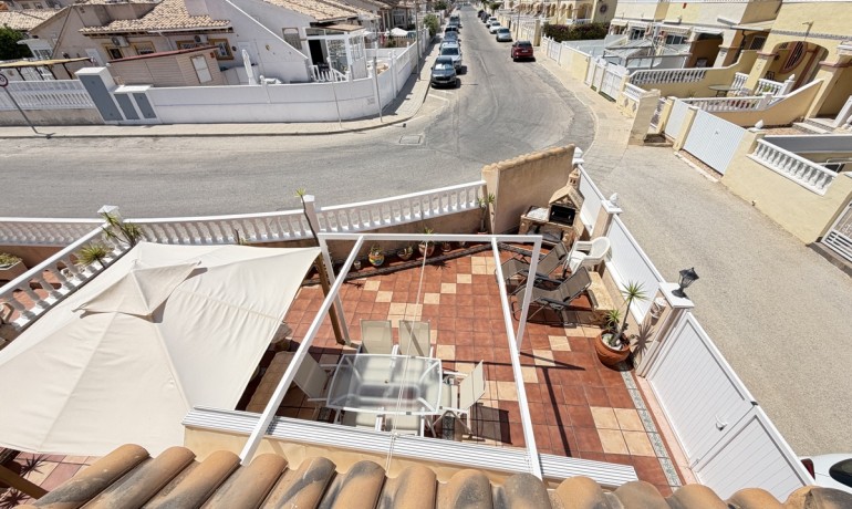 Sale - House -
La Zenia