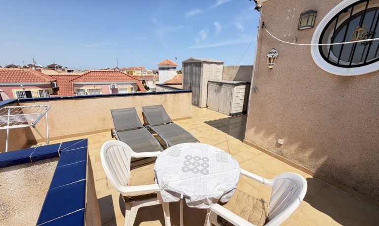 Sale - House -
La Zenia