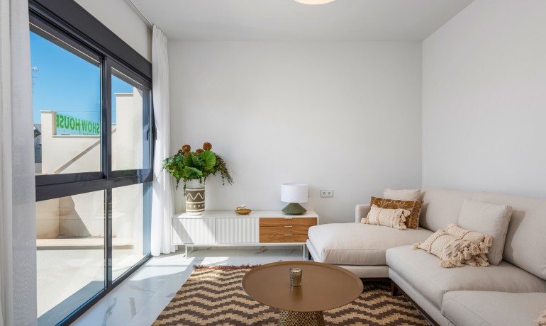 Sale - House -
San Miguel de Salinas* - Bellavista