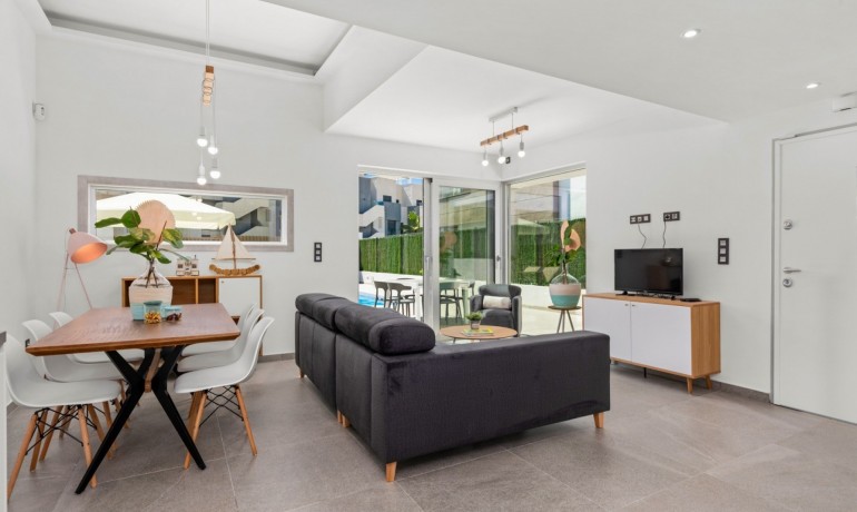 Venta - Villa -
Guardamar del Segura - El Raso