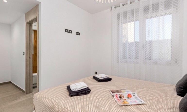 Venta - Villa -
Guardamar del Segura - El Raso