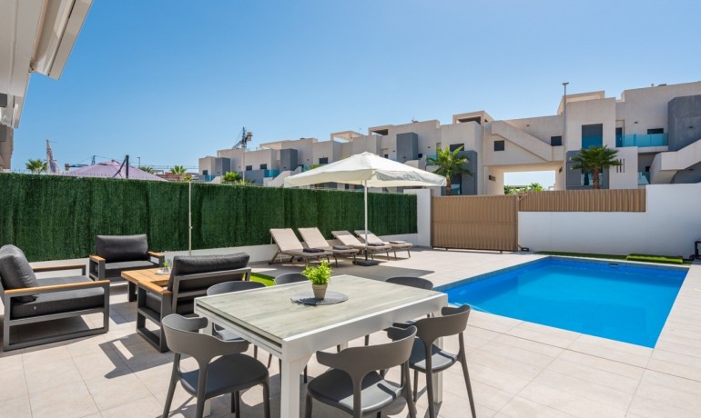 Venta - Villa -
Guardamar del Segura - El Raso