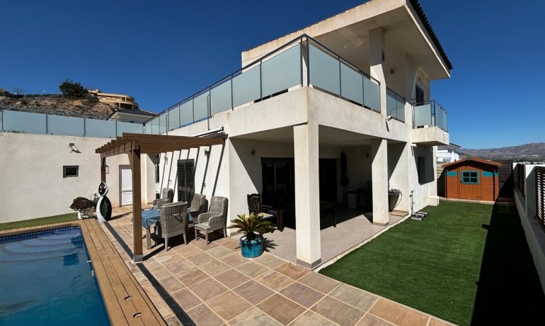 Sale - Villa -
Cox - Cox - Country
