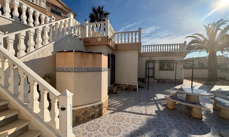 Sale - Villa -
Ciudad Quesada - La Marquesa