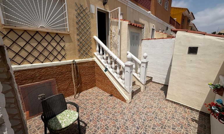 Sale - House -
Ciudad Quesada - Doña Pepa