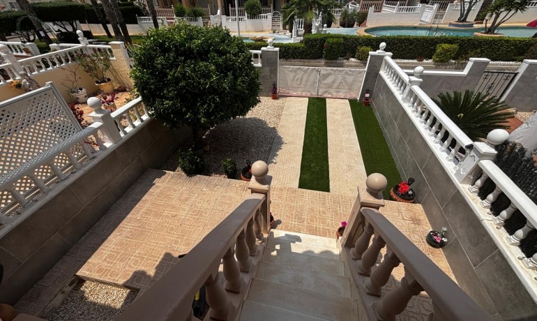 Sale - House -
Ciudad Quesada - Doña Pepa