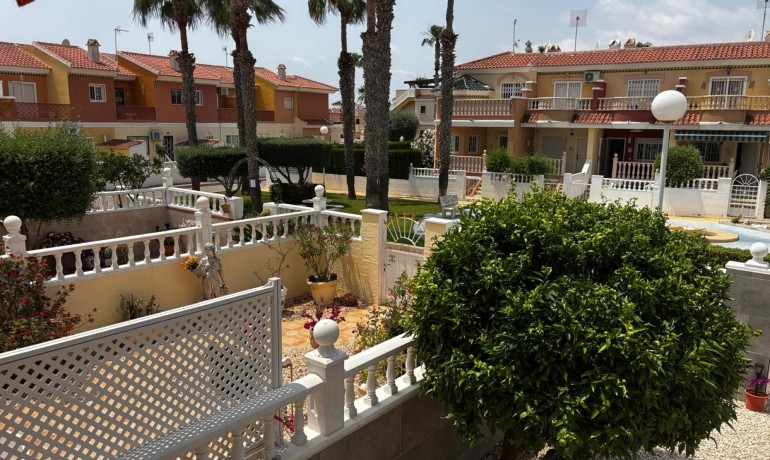 Sale - House -
Ciudad Quesada - Doña Pepa