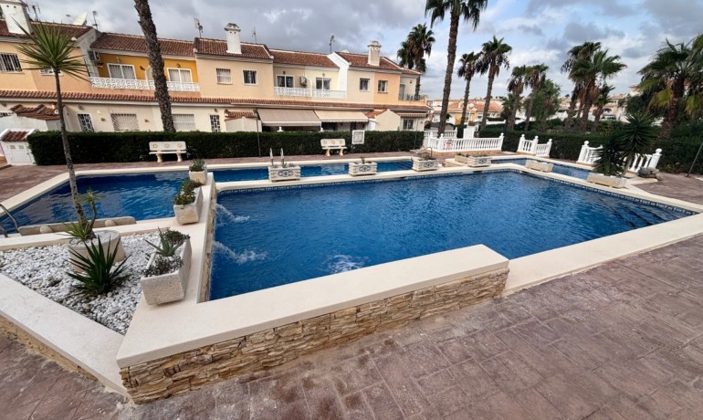 Sale - House -
Benijofar - Monte Azul