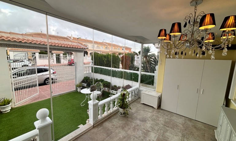 Sale - House -
Benijofar - Monte Azul