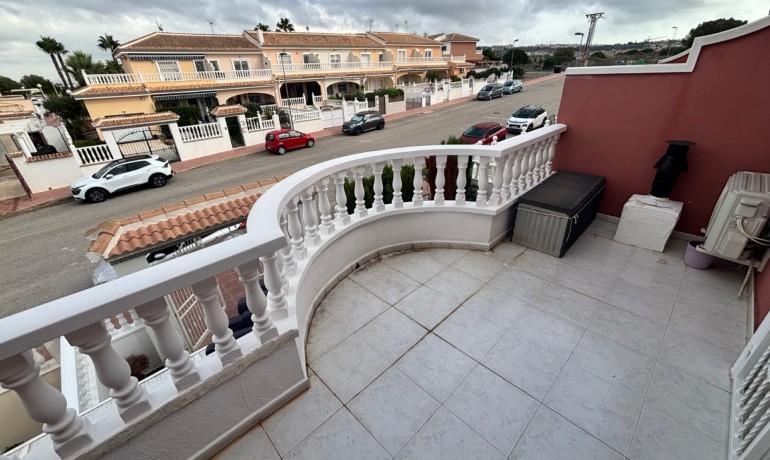 Sale - House -
Benijofar - Monte Azul