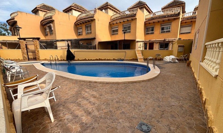 Sale - House -
Guardamar del Segura - El Eden