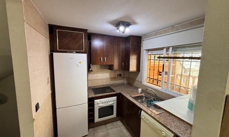 Sale - House -
Guardamar del Segura - El Eden