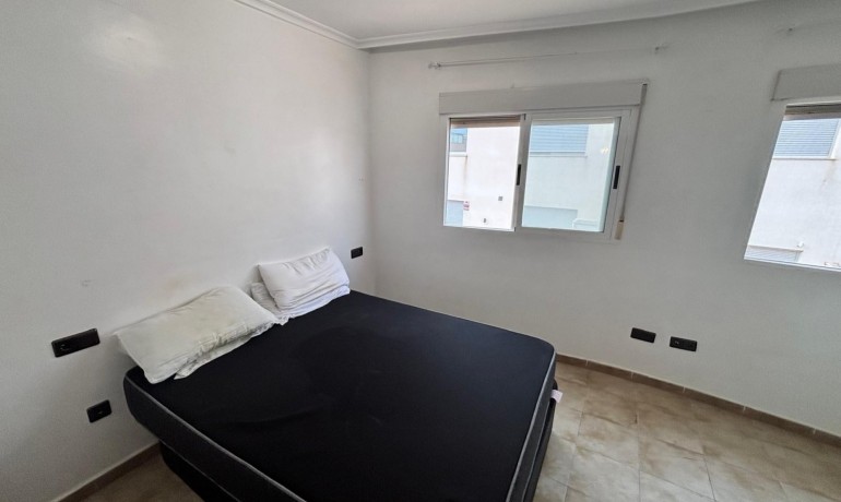 Sale - House -
Guardamar del Segura - El Eden