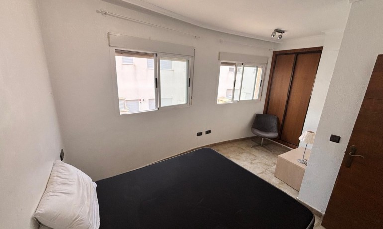 Sale - House -
Guardamar del Segura - El Eden