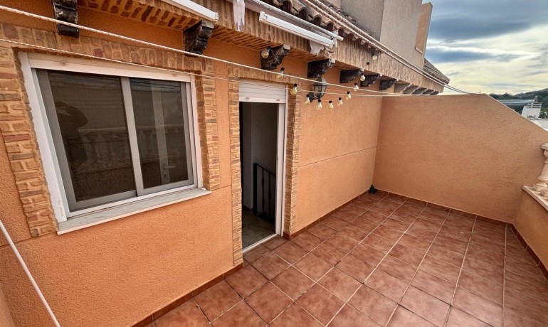 Sale - House -
Guardamar del Segura - El Eden