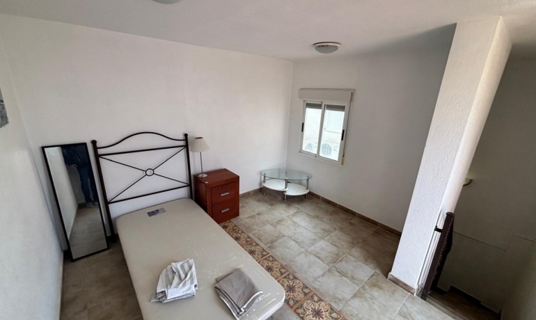 Sale - House -
Guardamar del Segura - El Eden