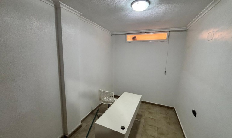 Sale - House -
Guardamar del Segura - El Eden
