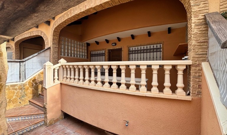 Sale - House -
Guardamar del Segura - El Eden