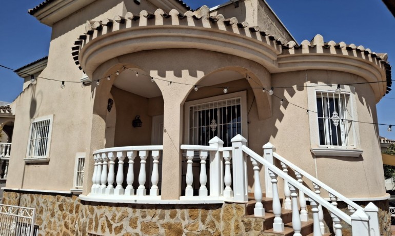 Venta - Villa -
Ciudad Quesada - Doña Pepa